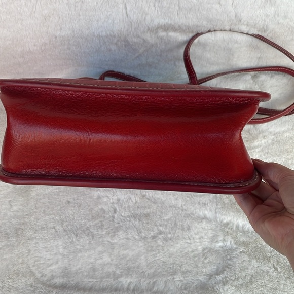 β€οΈπEUC Brighton Vintage Croc Leather Red Shoulder Bag w/ Silver Hardware Hearts - Picture 11 of 16